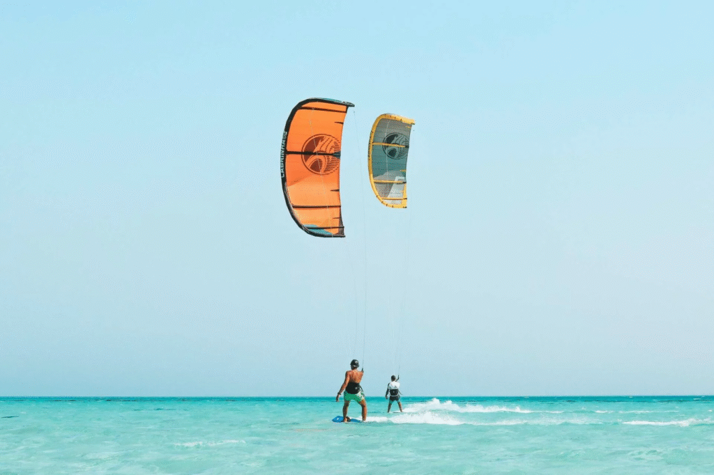 Kitesurfen und Windsurfen – Abenteuerreisen in Ägypten
