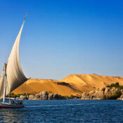 Reisen in Ägypten auf einer Umweltfreundliches Reisen in ÄgyptenFelucca am Nil"